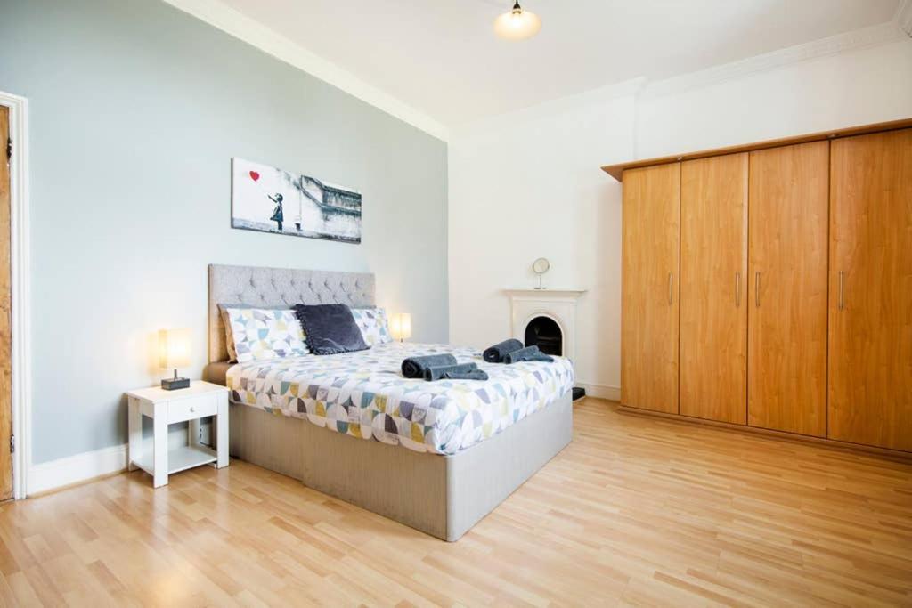 Clifton Spacious 3 Bed Apt & Parking - Simplycheckin Bristol Esterno foto